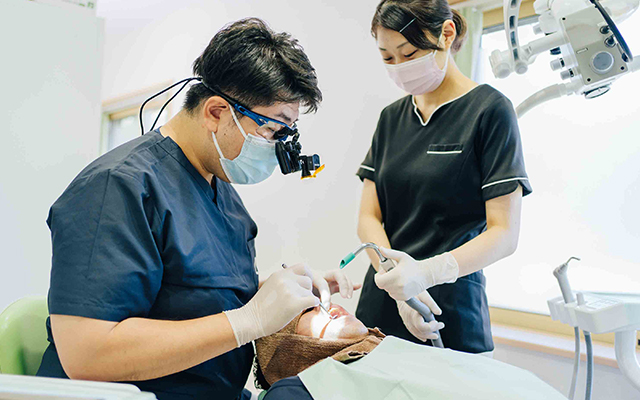 患者さまの負担を抑え、削る量を最小限にとどめられる虫歯治療
